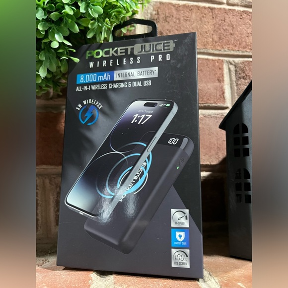 Pocket Juice 8K Qi Wireless Portable Charger - 8,000mAh Battery Power Bank - Picture 11 of 11